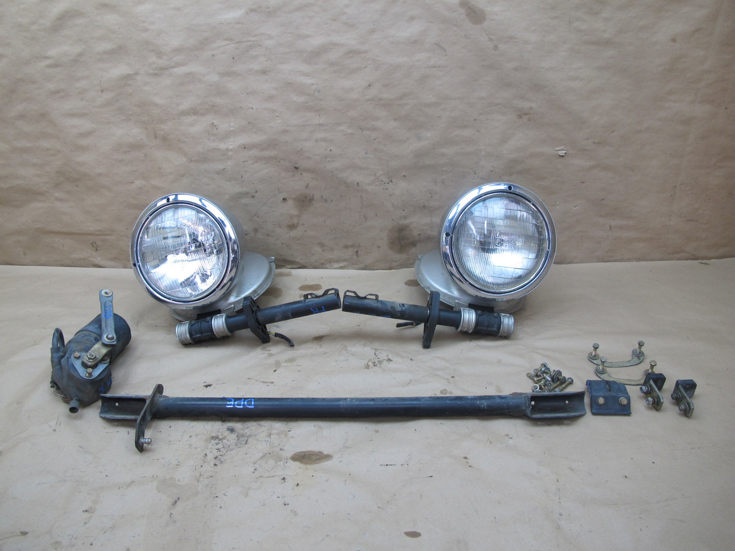 1978-1986 Porsche 928 S Front Right & Left Halogen Headlight Lamp W/ Motor Set