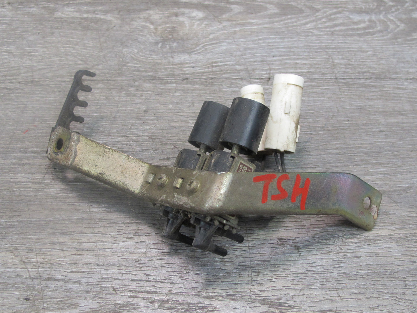 82-85 Toyota Supra MA67 5MGE Vacuum Valve 084600-3831 OEM