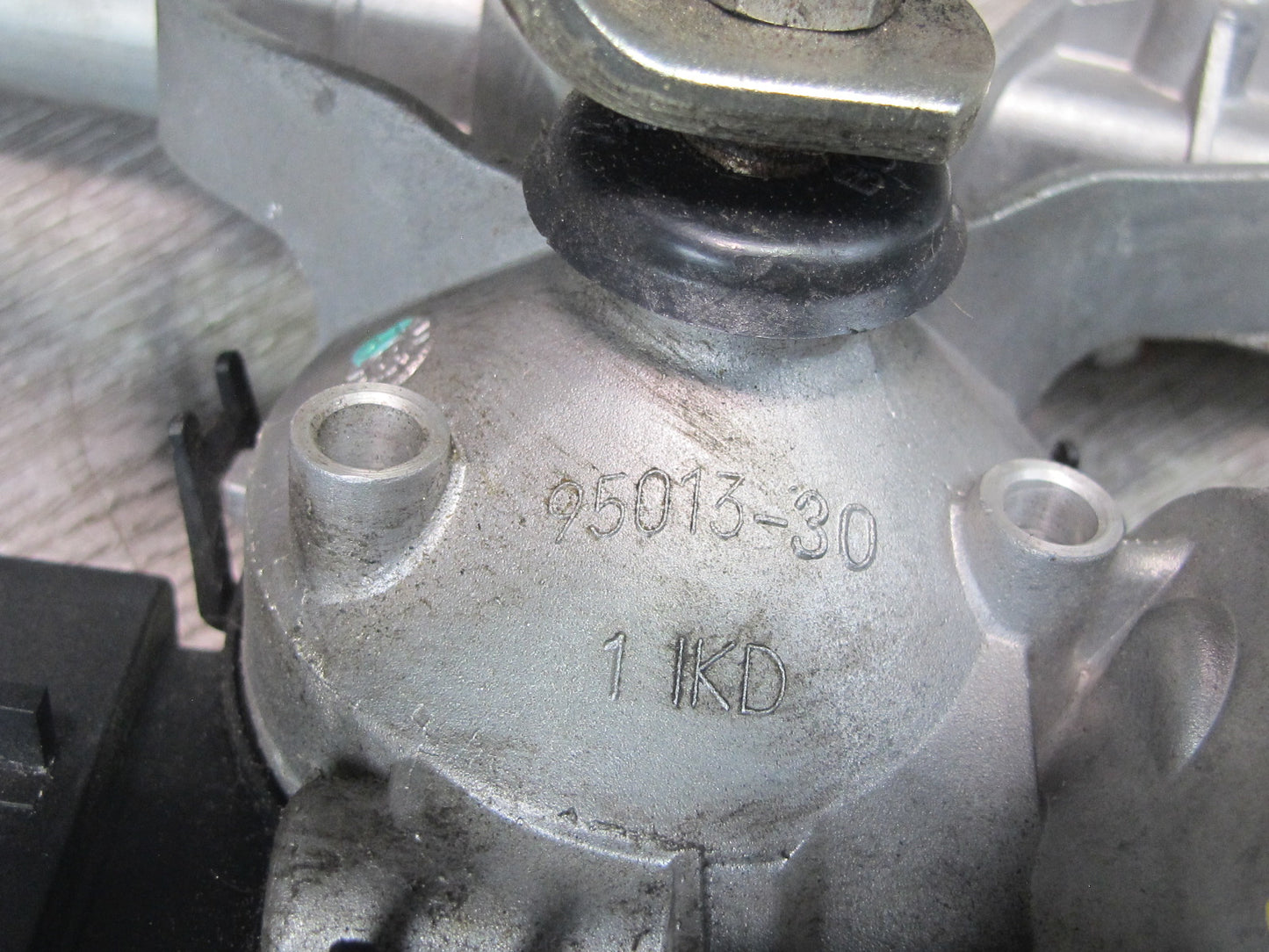 11-12 Karma Fisker Front Windshield Wiper Transmission Linkage w Motor OEM