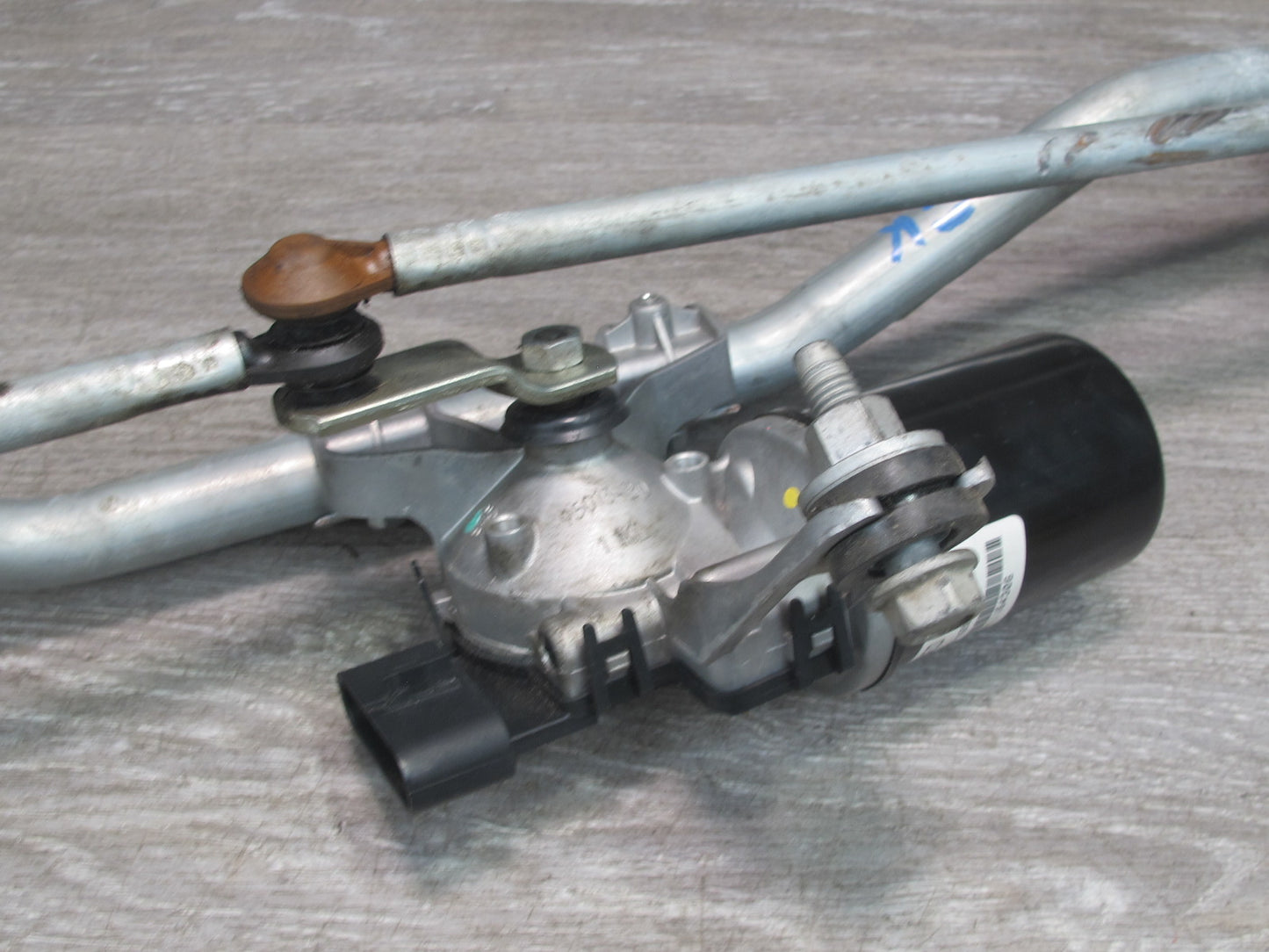 11-12 Karma Fisker Front Windshield Wiper Transmission Linkage w Motor OEM