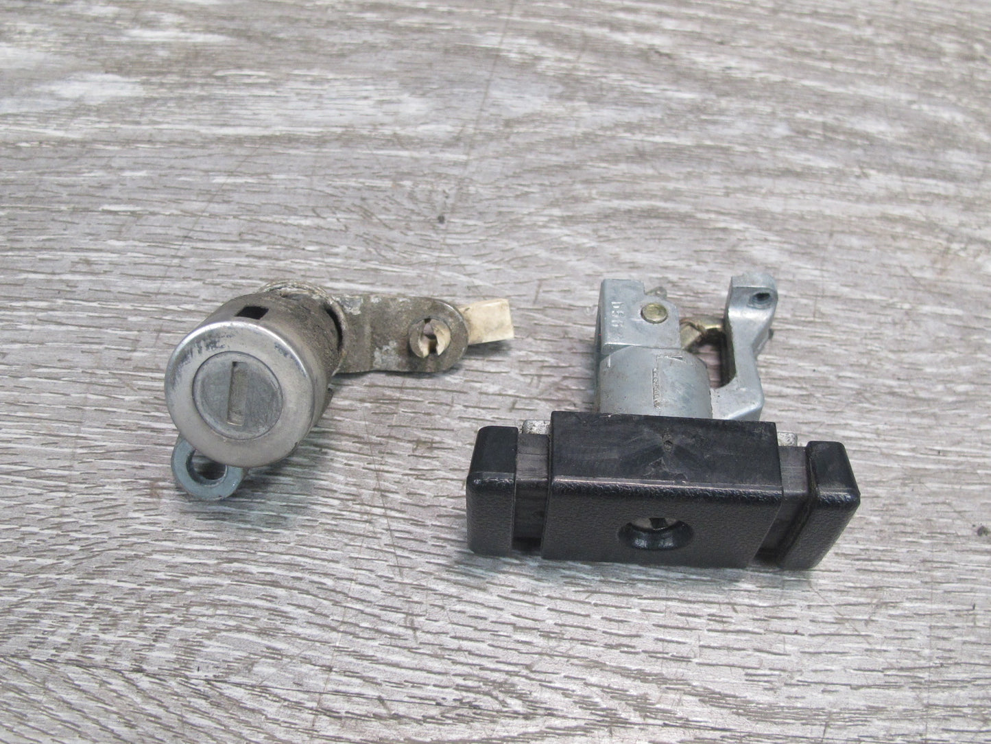 84-85 Toyota Supra MA67 Ignition Switch Lock Cylinder KEY Set OEM