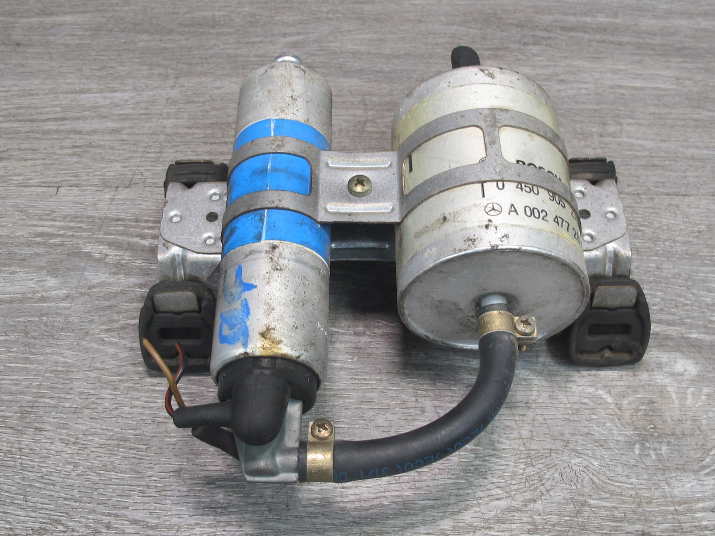 94-98 Mercedes R129 Sl-class Fuel Filter & Auxiliary Pump Assembly OEM