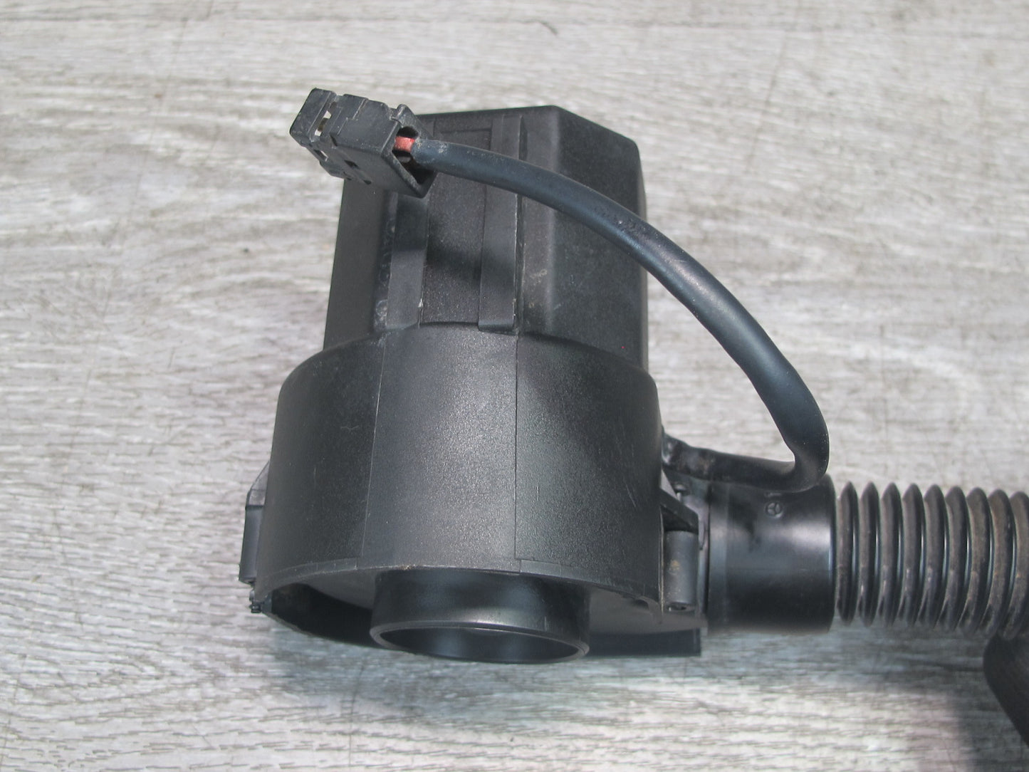96-02 Mercedes R129 Sl-class Engine ECU Computer Blower Motor Fan w Hose OEM