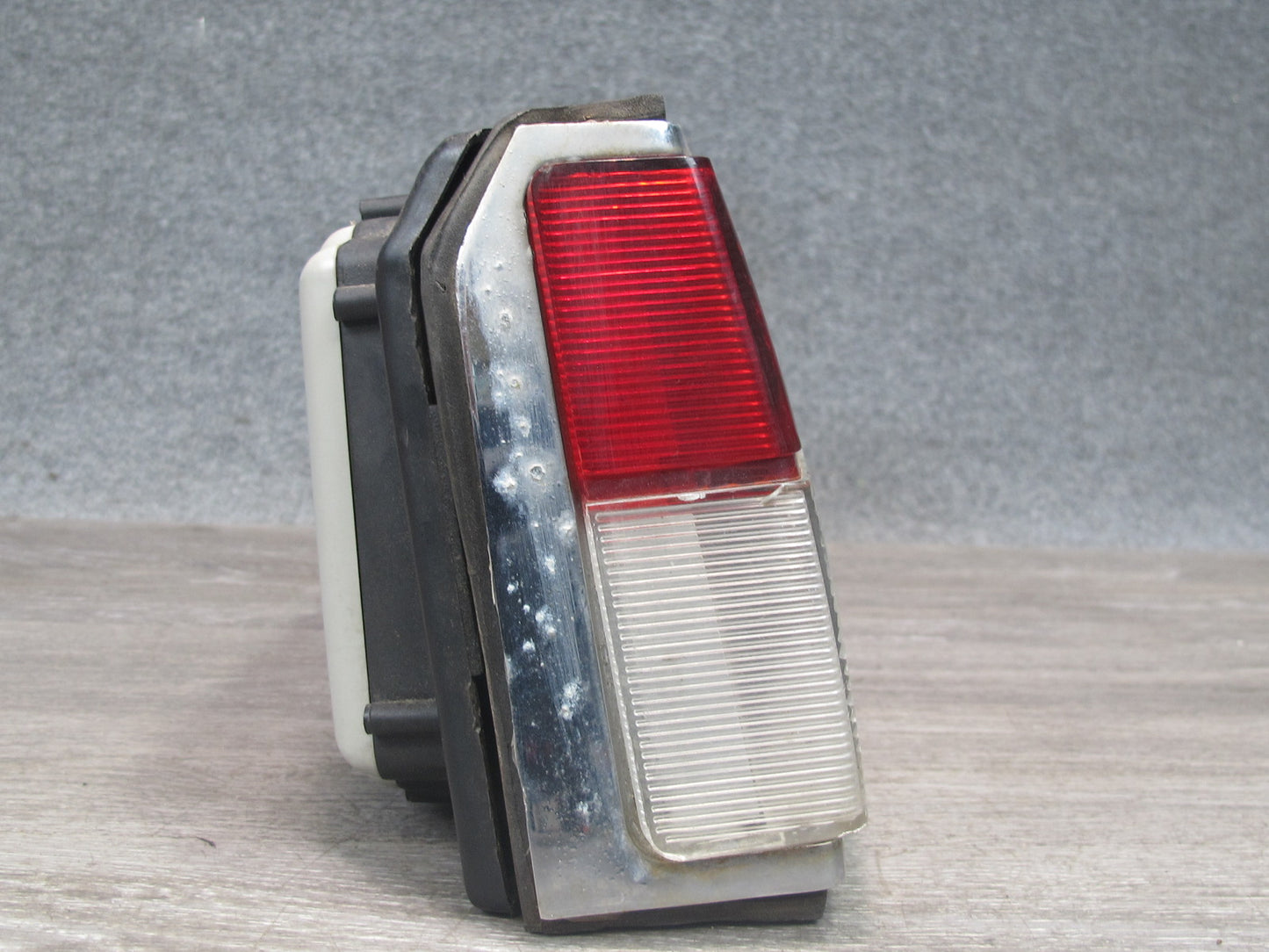 77-89 BMW E24 6-SERIES Set of 2 Rear Left & Right Tail Light Lamp OEM