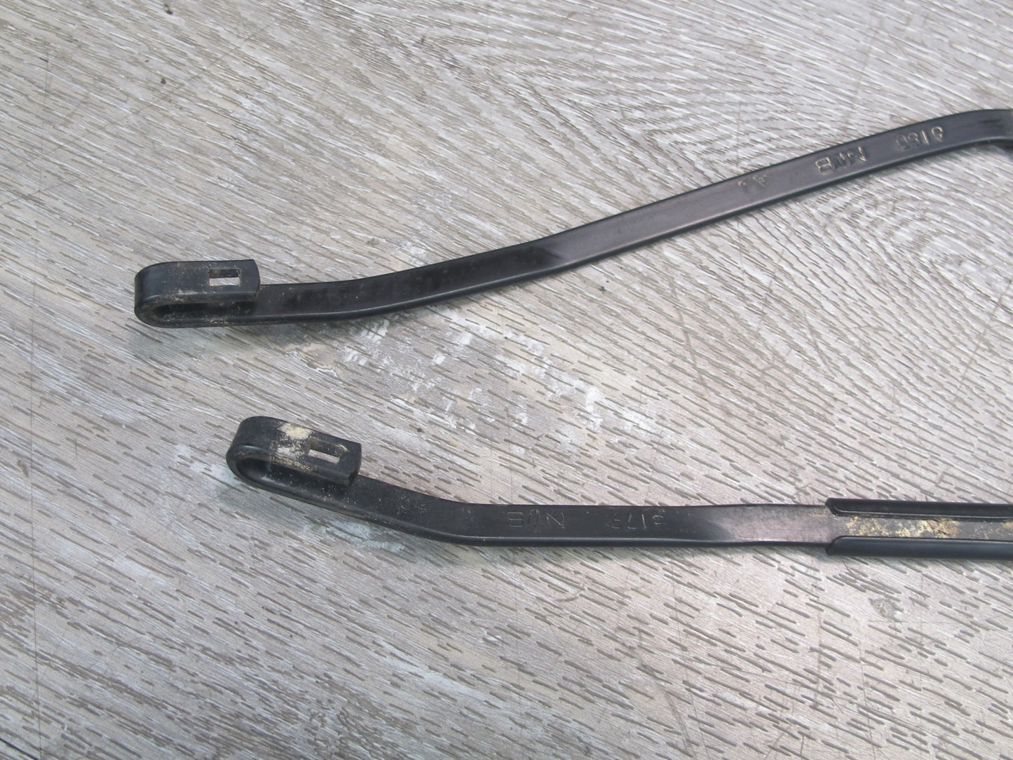 00-05 Toyota MR2 Spyder Set of 2 Left & Right Front Windshield Wiper Arm OEM