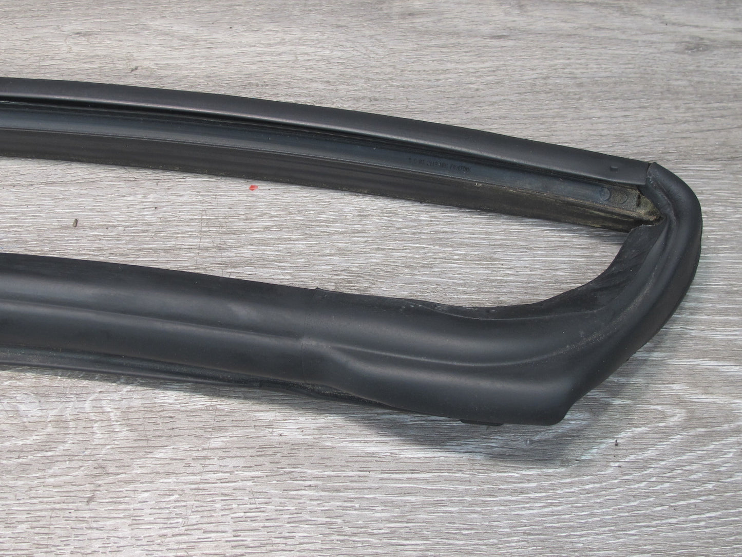 00-05 Toyota MR2 Spyder Front Windshield Weatherstrip Rubber Seal OEM