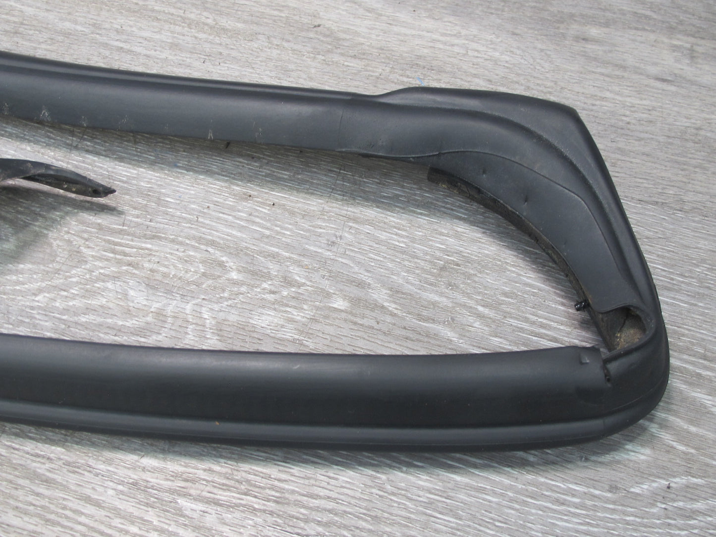 00-05 Toyota MR2 Spyder Front Windshield Weatherstrip Rubber Seal OEM