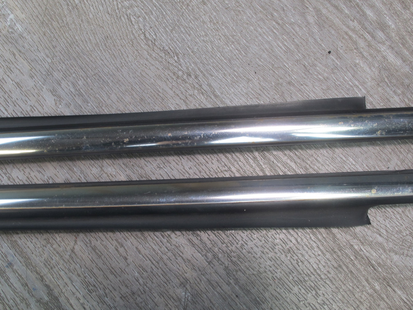 09-15 Mini Cooper R57 Set of 2 Rear Chrome Trim Molding Cover Weatherstrip OEM