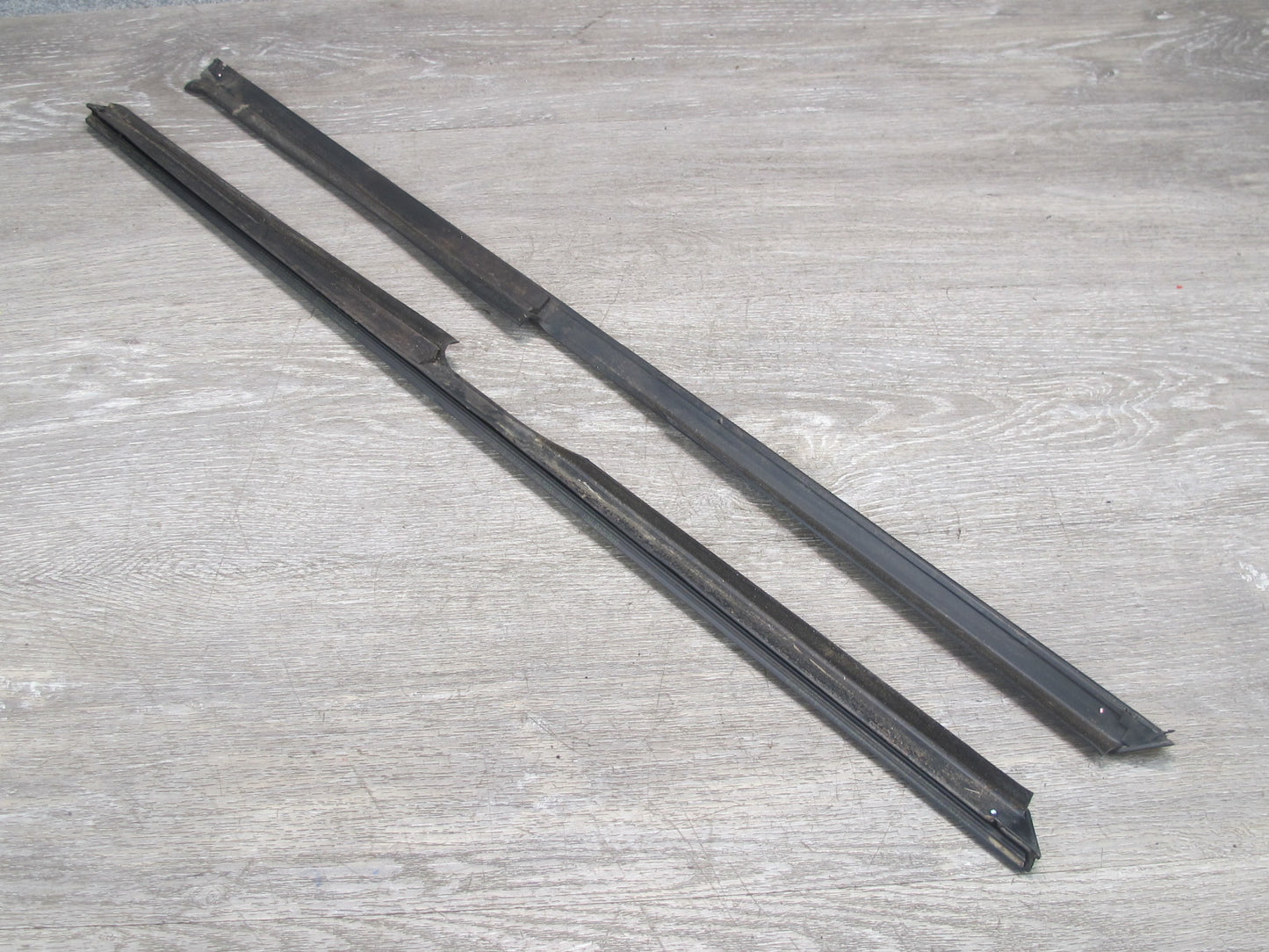 09-15 Mini Cooper R57 Set of 2 Rear Chrome Trim Molding Cover Weatherstrip OEM