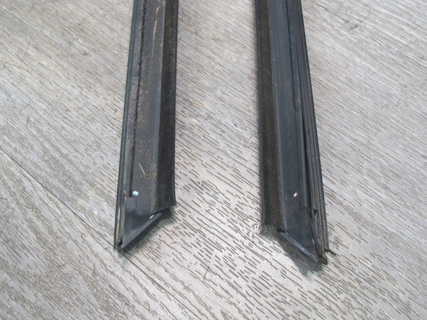 09-15 Mini Cooper R57 Set of 2 Rear Chrome Trim Molding Cover Weatherstrip OEM
