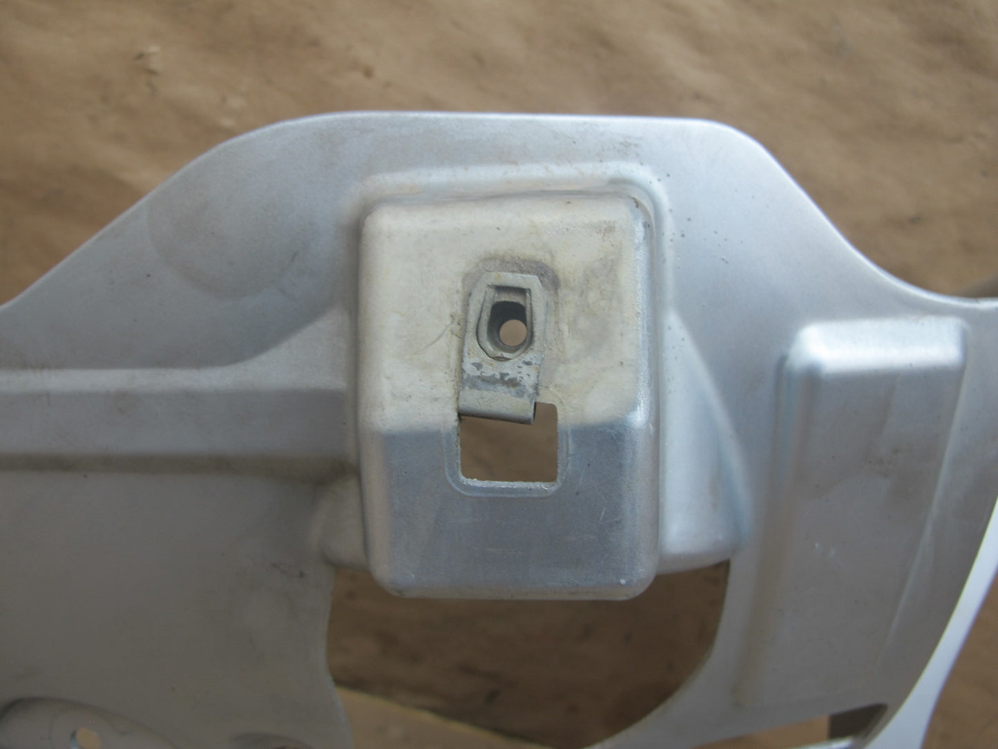 11-12 Fisker Karma Front Right Fender Inner Mount Bracket OEM