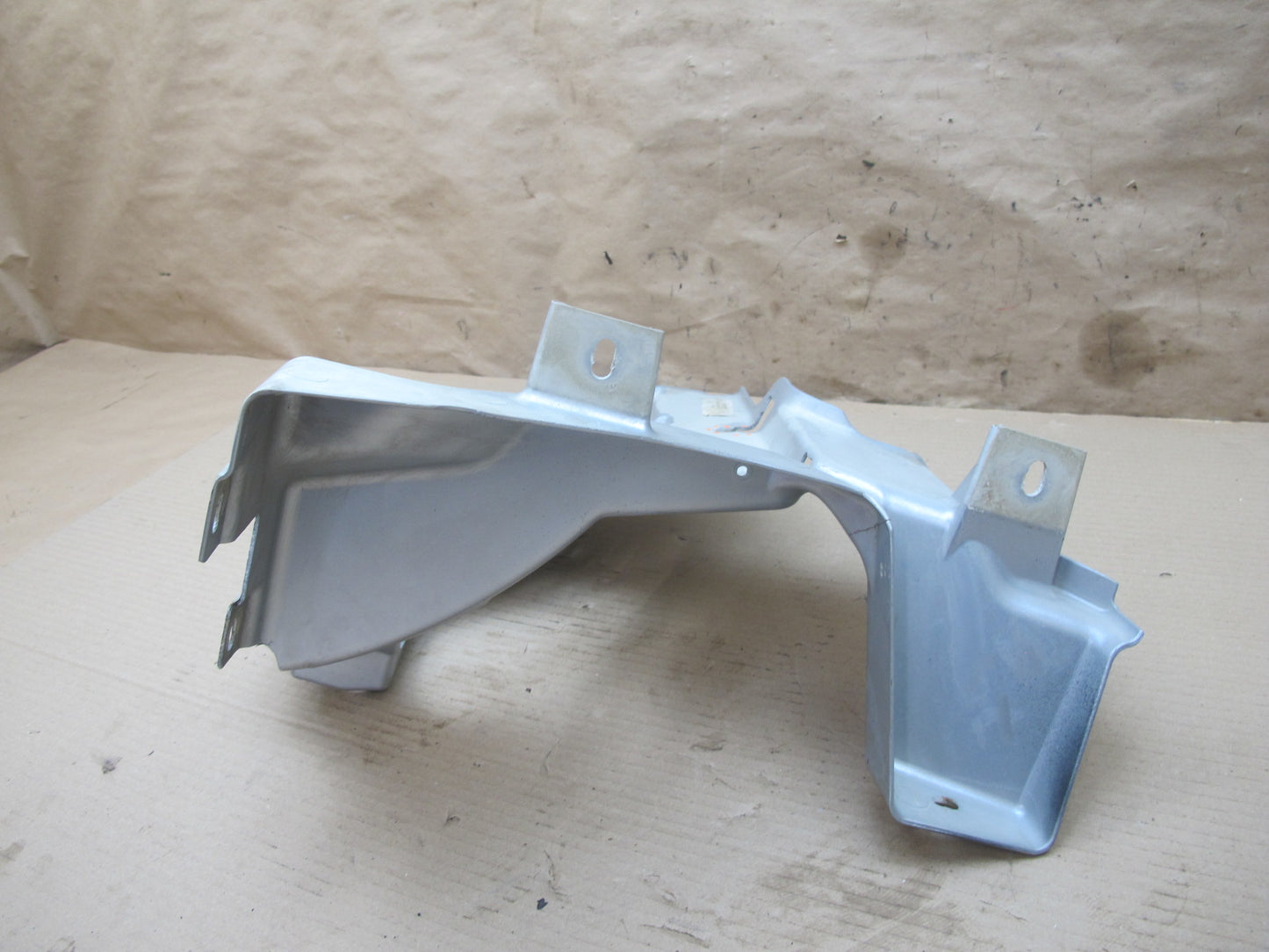 11-12 Fisker Karma Front Right Fender Inner Mount Bracket OEM