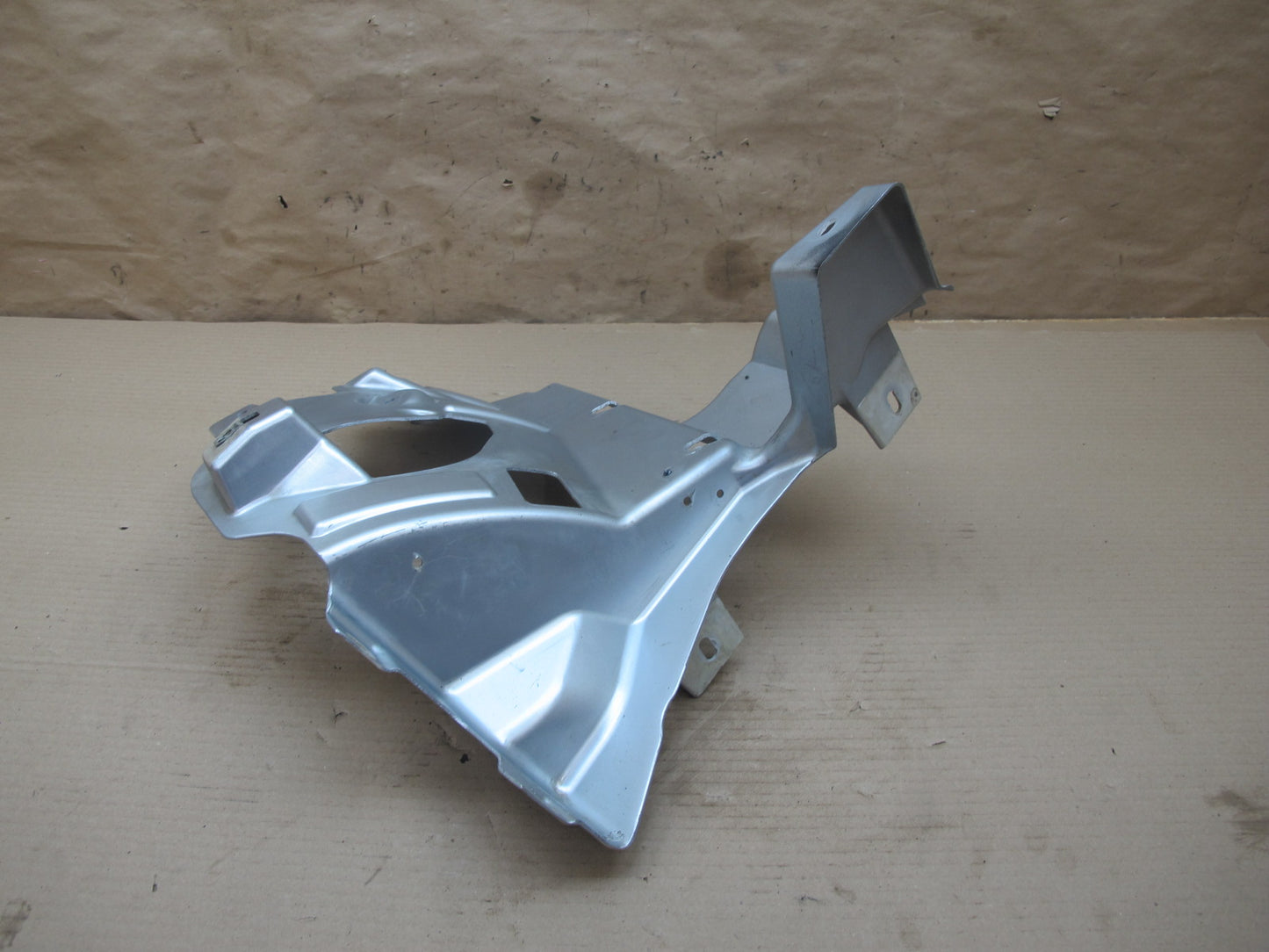 11-12 Fisker Karma Front Left Fender Inner Mount Bracket OEM
