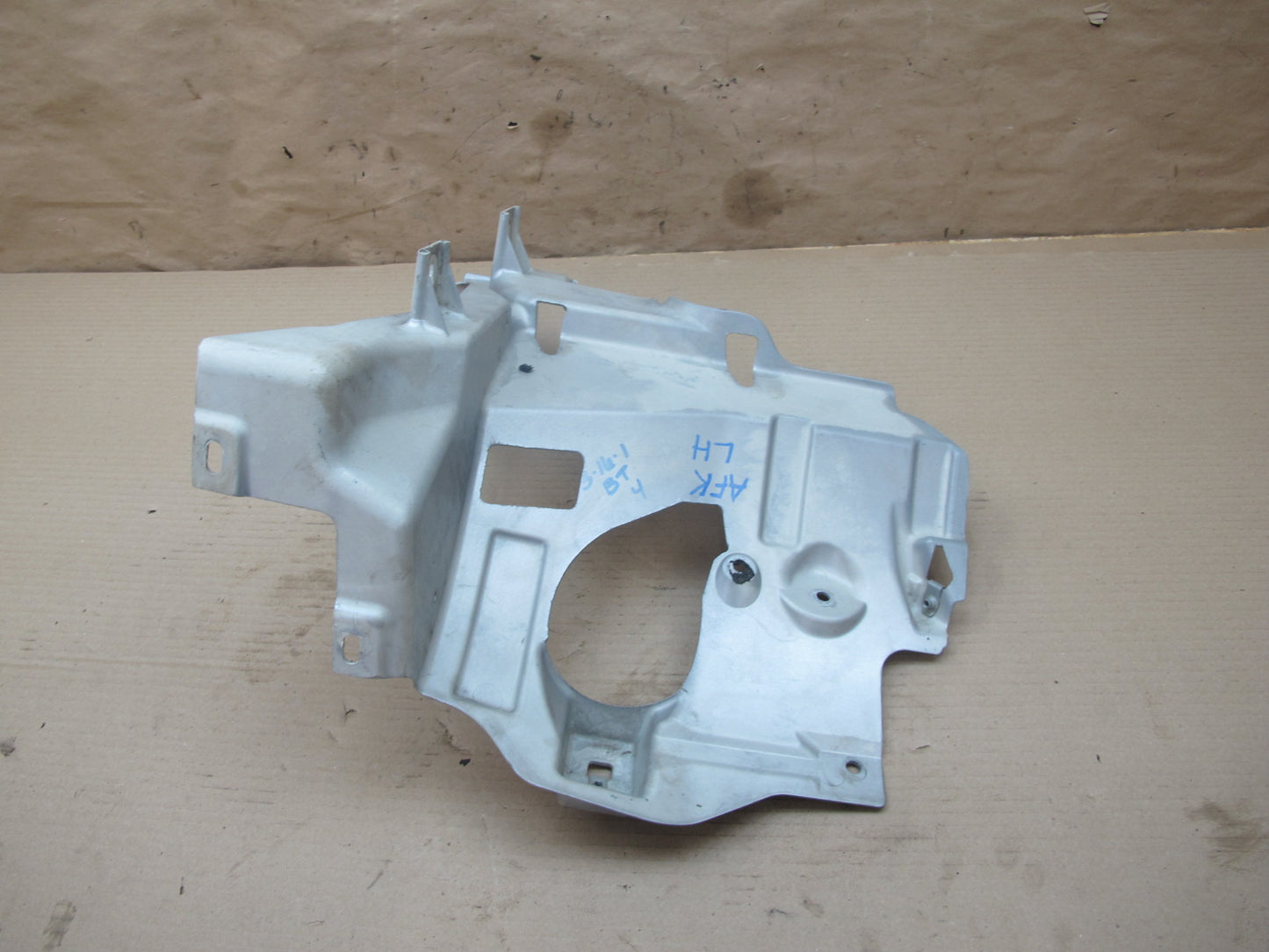 11-12 Fisker Karma Front Left Fender Inner Mount Bracket OEM