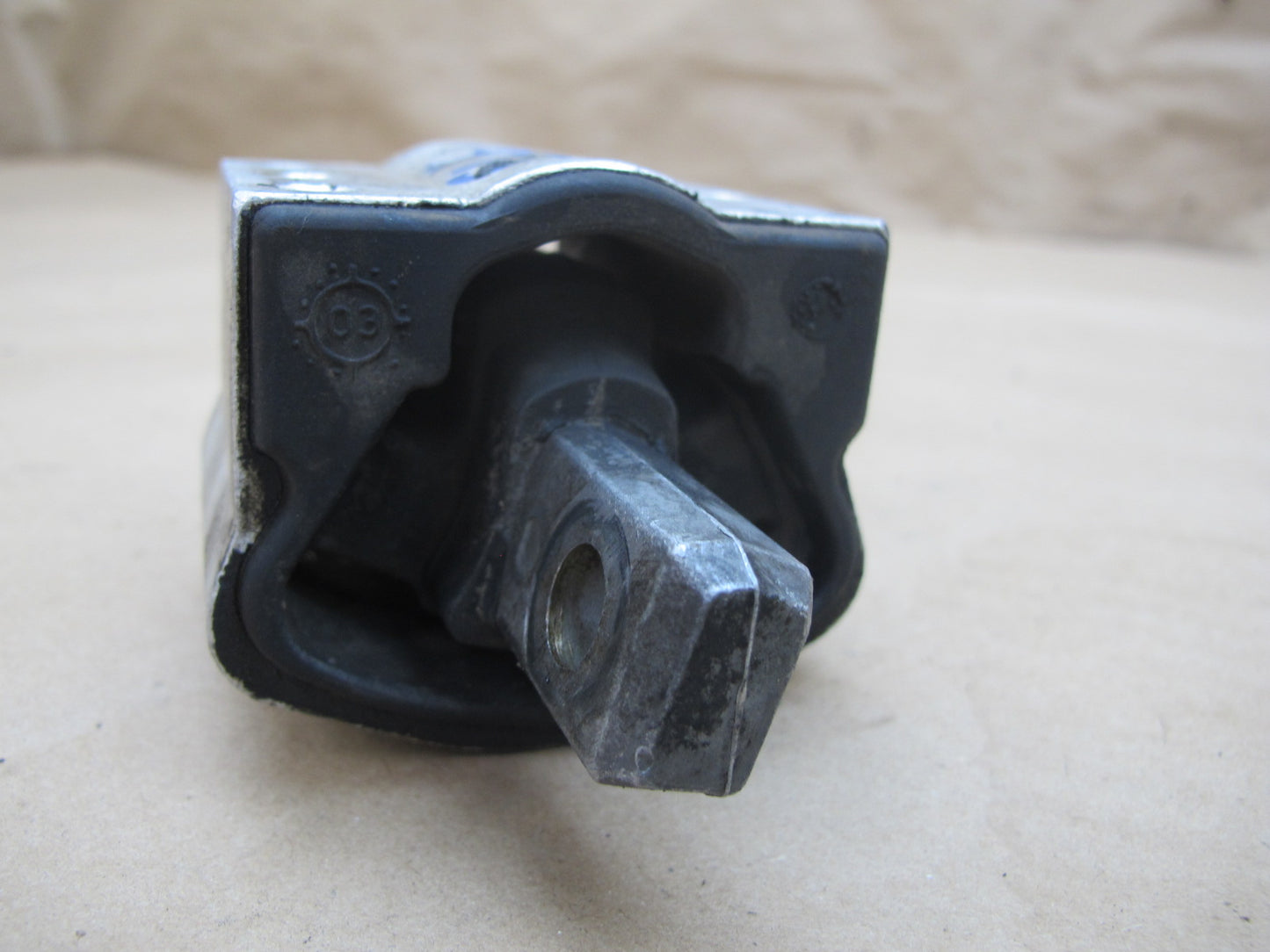 97-98 Mercedes R129 SL600 Automatic Transmission Mount Bracket Support OEM