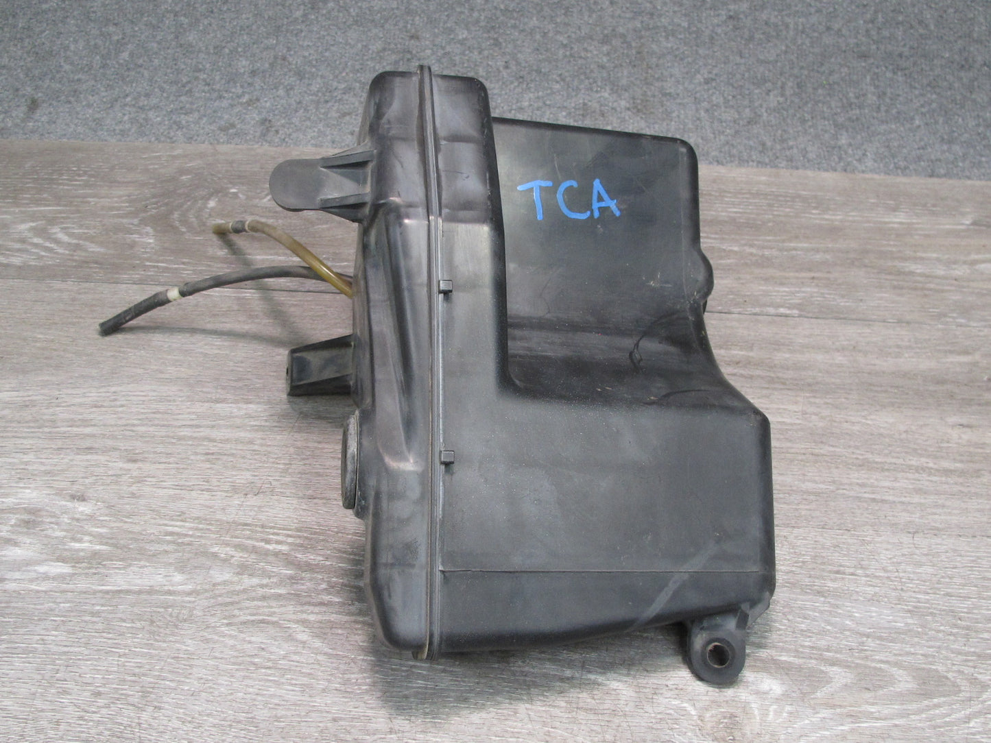 92-96 Toyota Cresta MARK2 JZX90 Windshield Washer Fluid Tank w Neck & Pump OEM