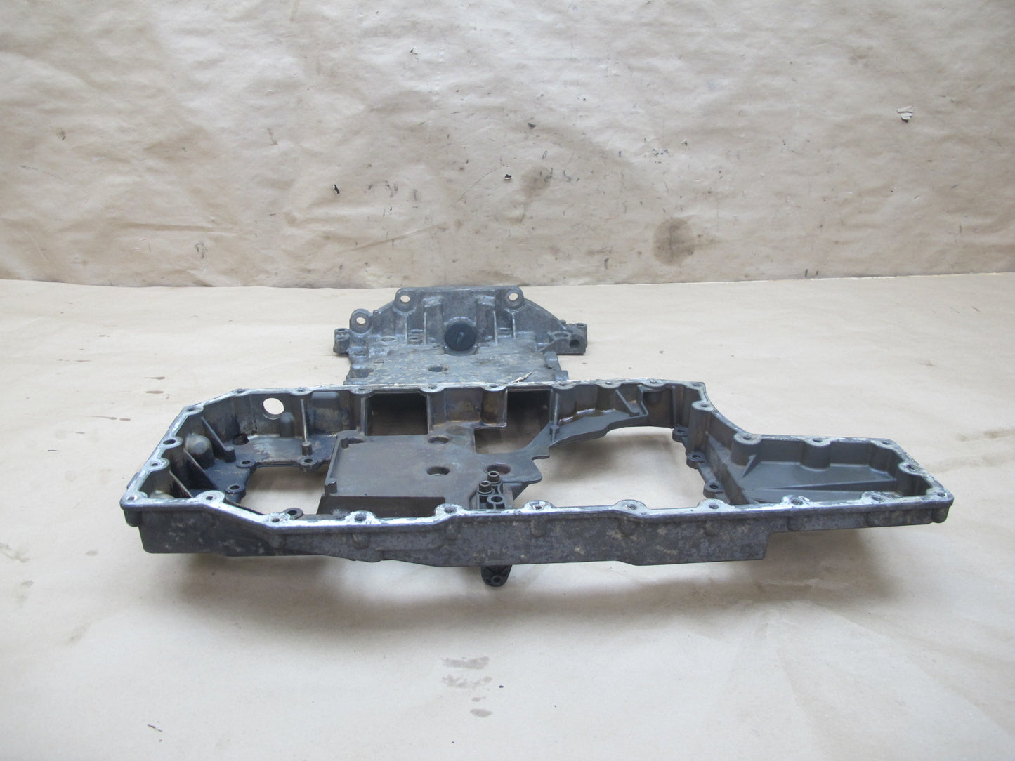 2006-2012 Bentley Continental Flying Spur 6.0L Engine Motor Upper Oil Pan