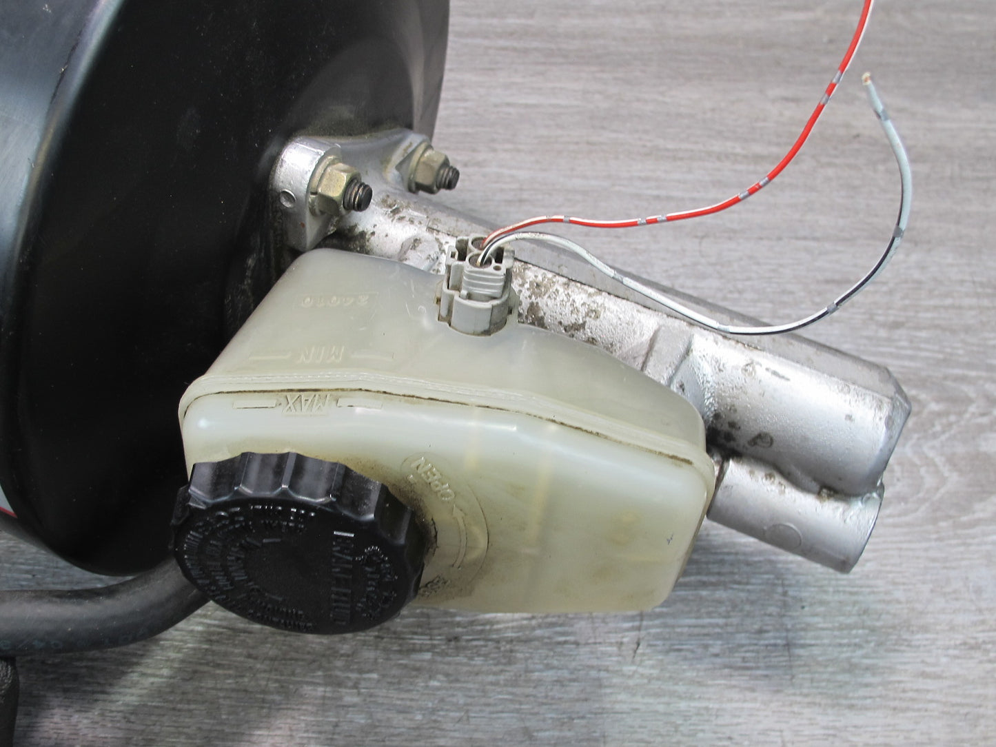 92-94 Lexus UZZ30L SC400 Brake Master Cylinder Booster Reservoir OEM