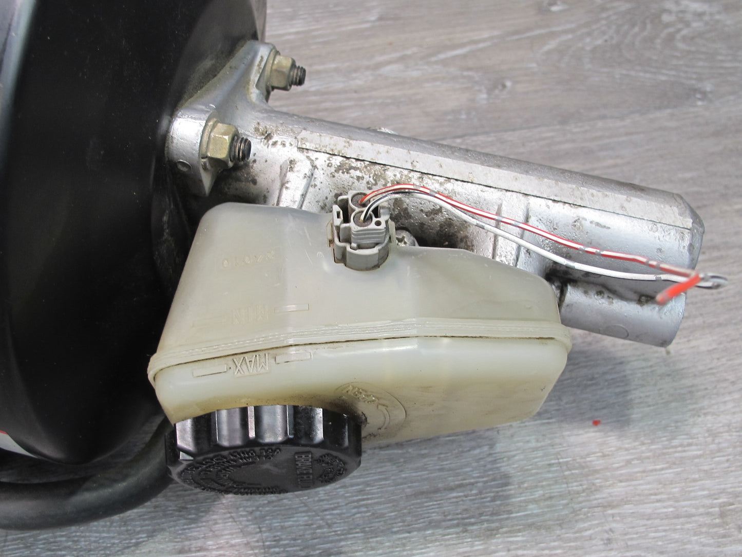 92-94 Lexus UZZ30L SC400 Brake Master Cylinder Booster Reservoir OEM