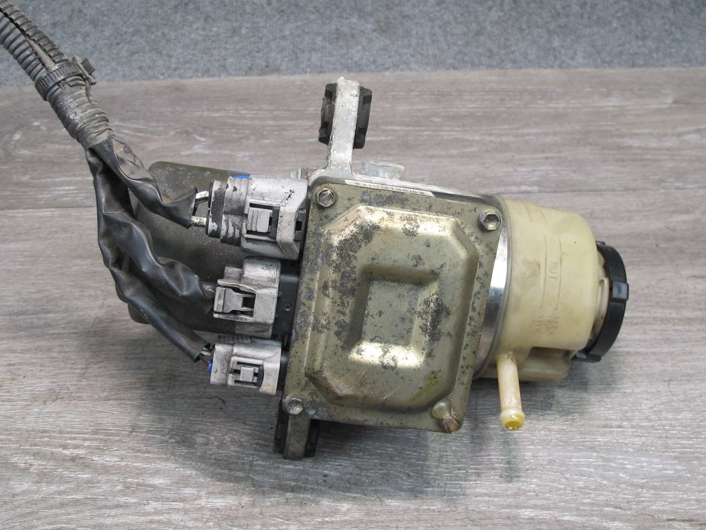 00-05 MR2 Toyota MR2 Spyder Electric Power Steering Pump Motor 89657-17010 OEM