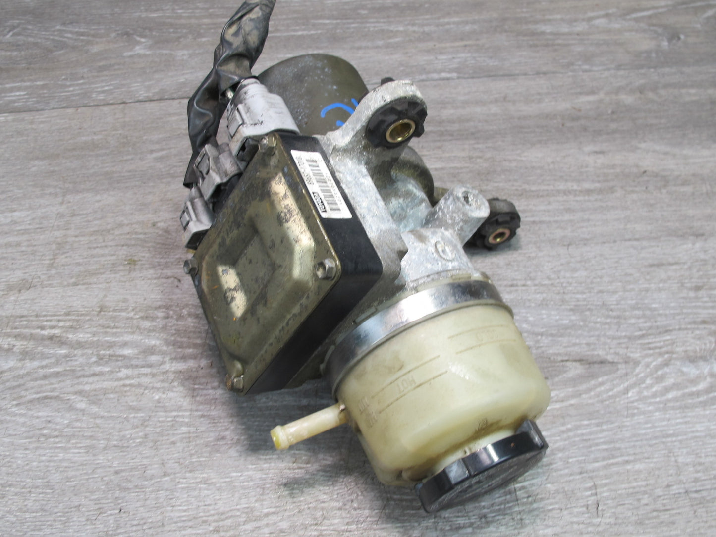 00-05 MR2 Toyota MR2 Spyder Electric Power Steering Pump Motor 89657-17010 OEM