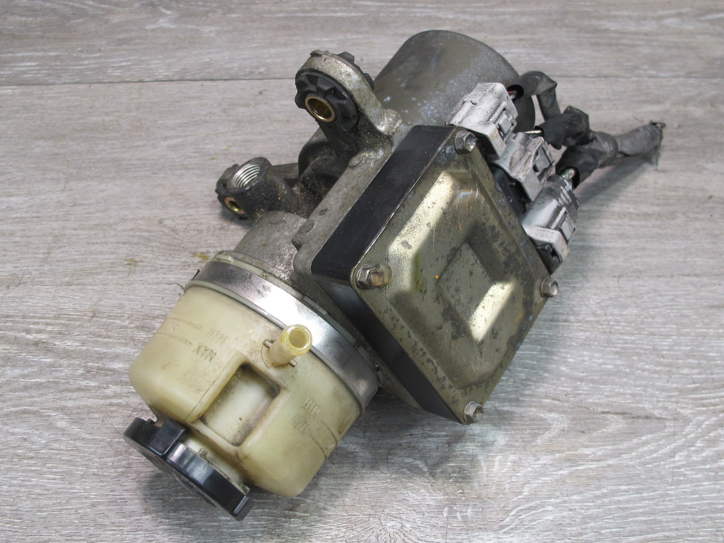 00-05 MR2 Toyota MR2 Spyder Electric Power Steering Pump Motor 89657-17010 OEM