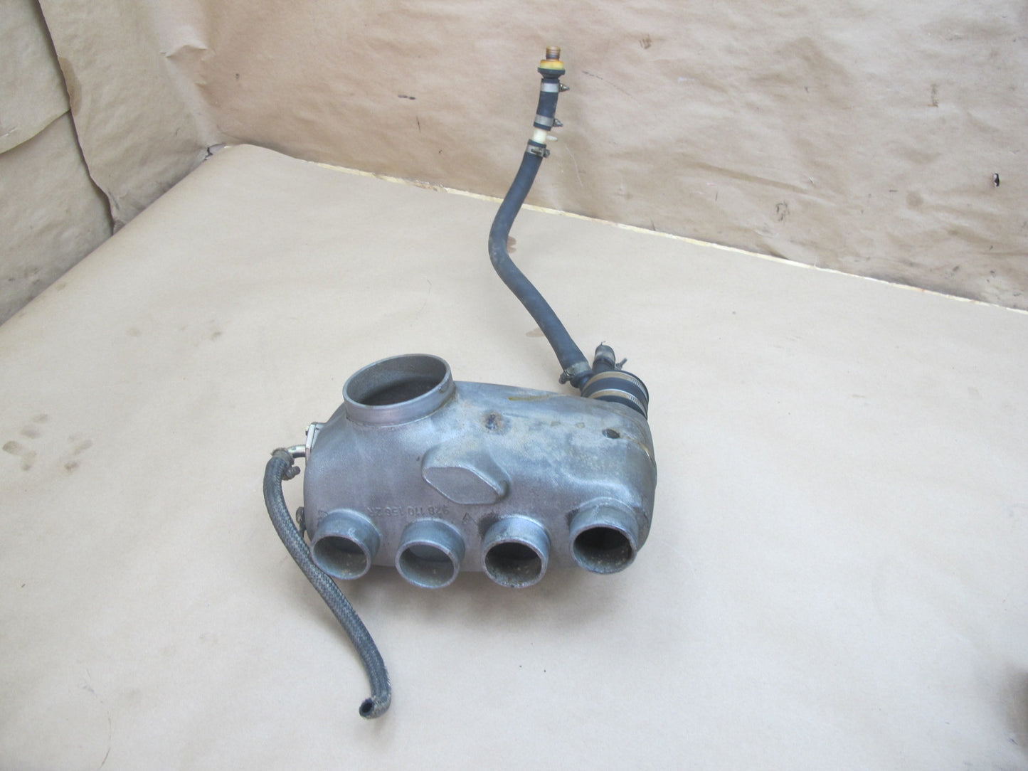 1983-1984 Porsche 928 S 4.7L Engine Upper Air Intake Manifold Runner Assembly