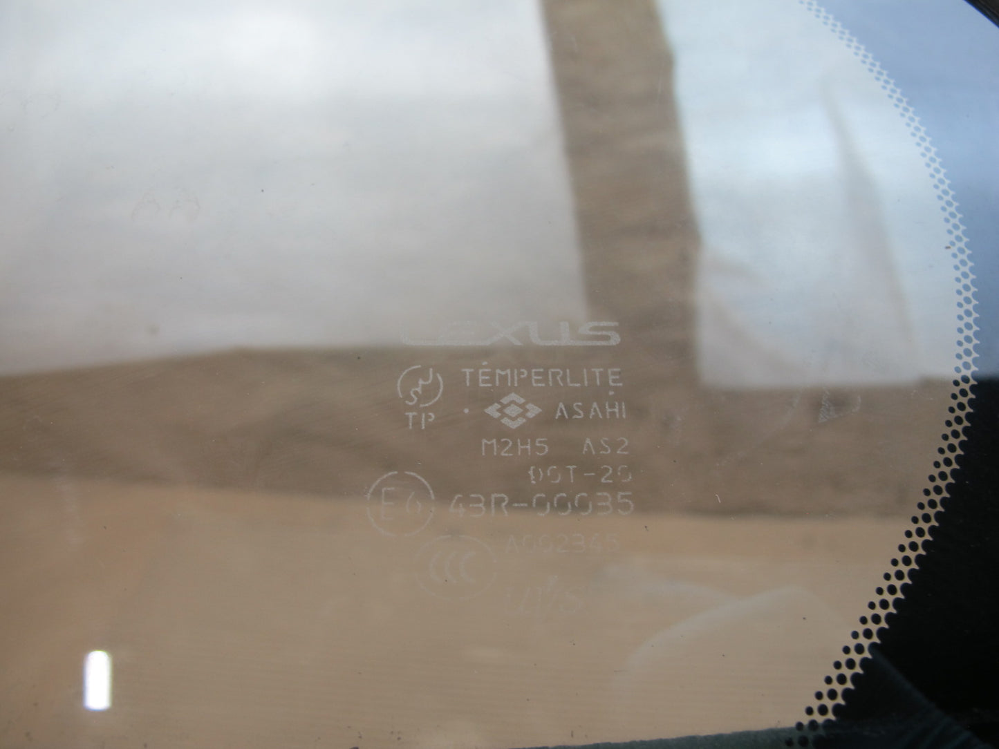 01-06 Lexus UCF30L LS430 Rear Left Quarter Glass Window OEM