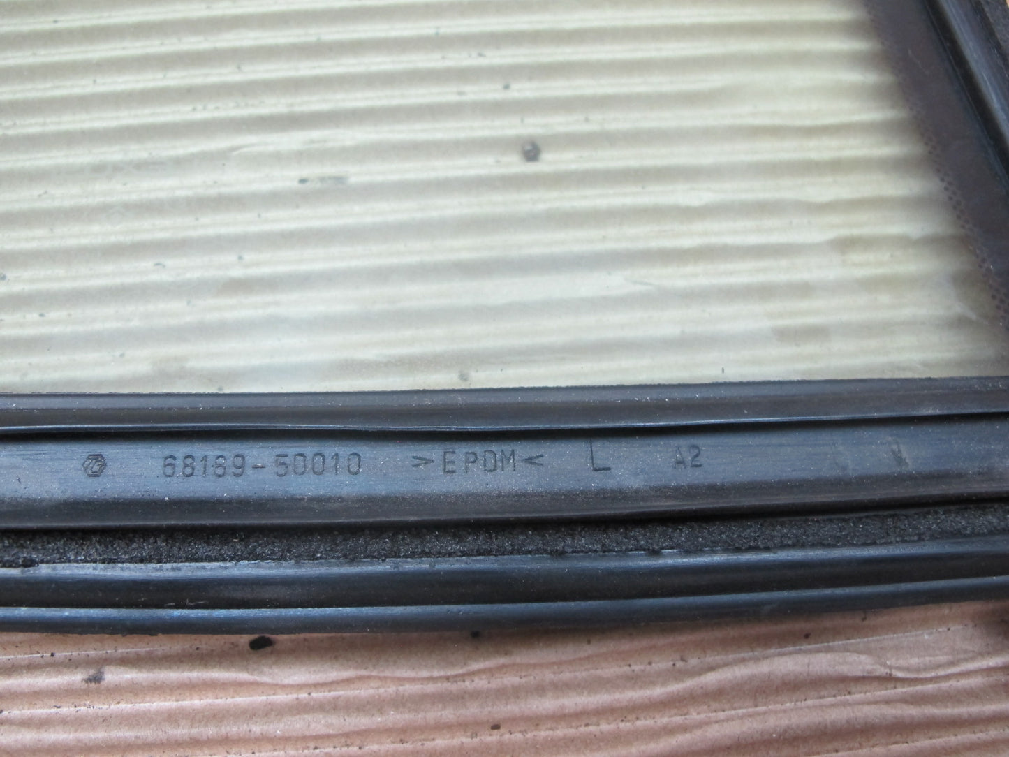 01-06 Lexus UCF30L LS430 Rear Left Quarter Glass Window OEM