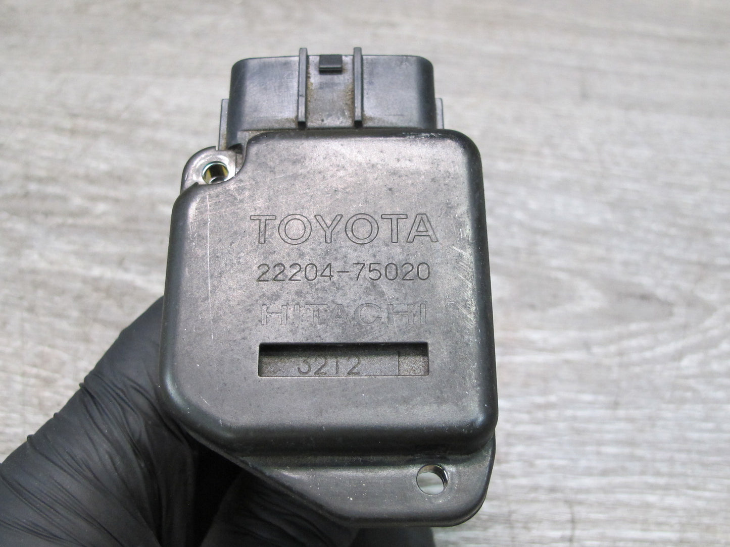 2003-2004 Lexus UZJ120L GX470 LX470 Mass Air Flow Meter MAF Sensor 22204-75020