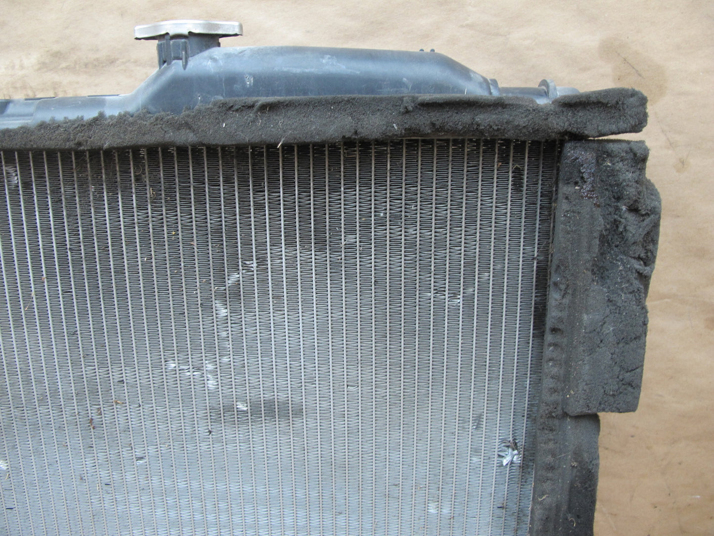 01-06 Lexus UCF30L LS430 Engine Cooling Radiator 422172-3823 OEM