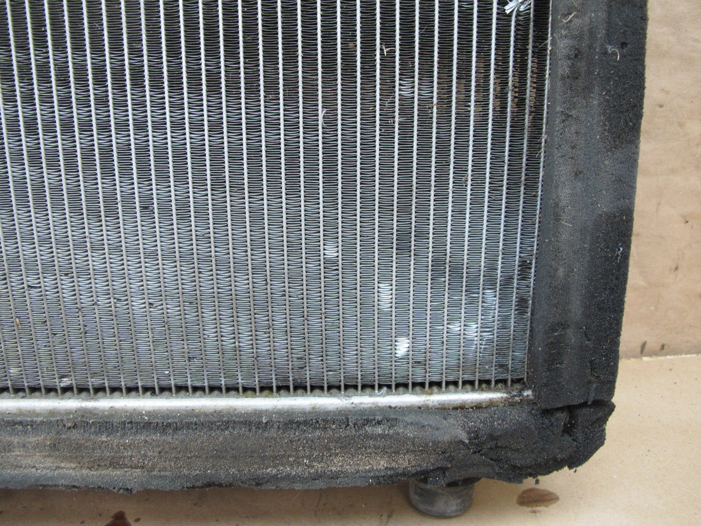 01-06 Lexus UCF30L LS430 Engine Cooling Radiator 422172-3823 OEM