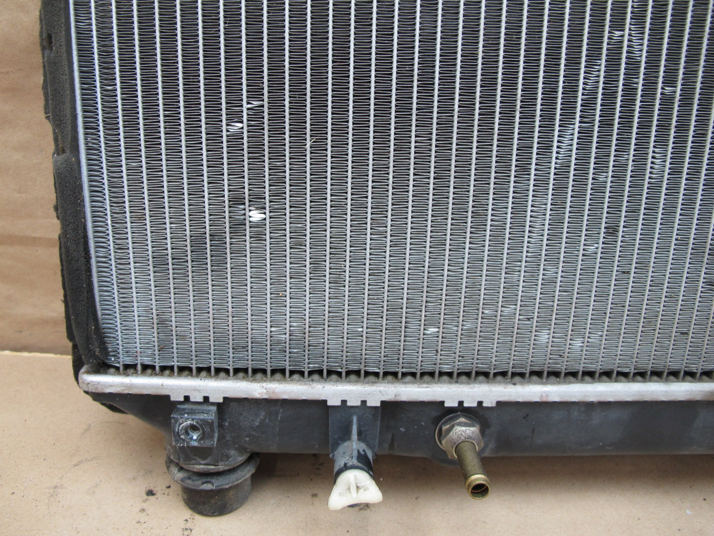 01-06 Lexus UCF30L LS430 Engine Cooling Radiator 422172-3823 OEM