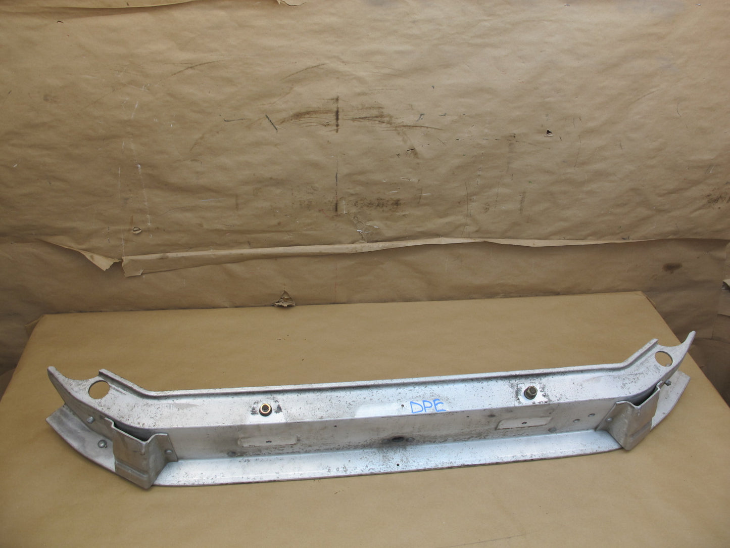 1983-1986 Porsche 928 S Rear Bumper Reinforcement Support Impact Bar W/ Shocks