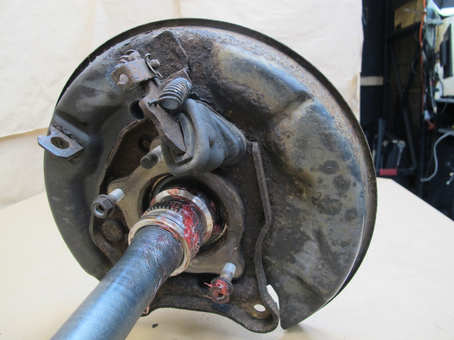 1998-2002 Lexus J100 LX470 Rear Right Passenger Side Spindle Knuckle Wheel Hub