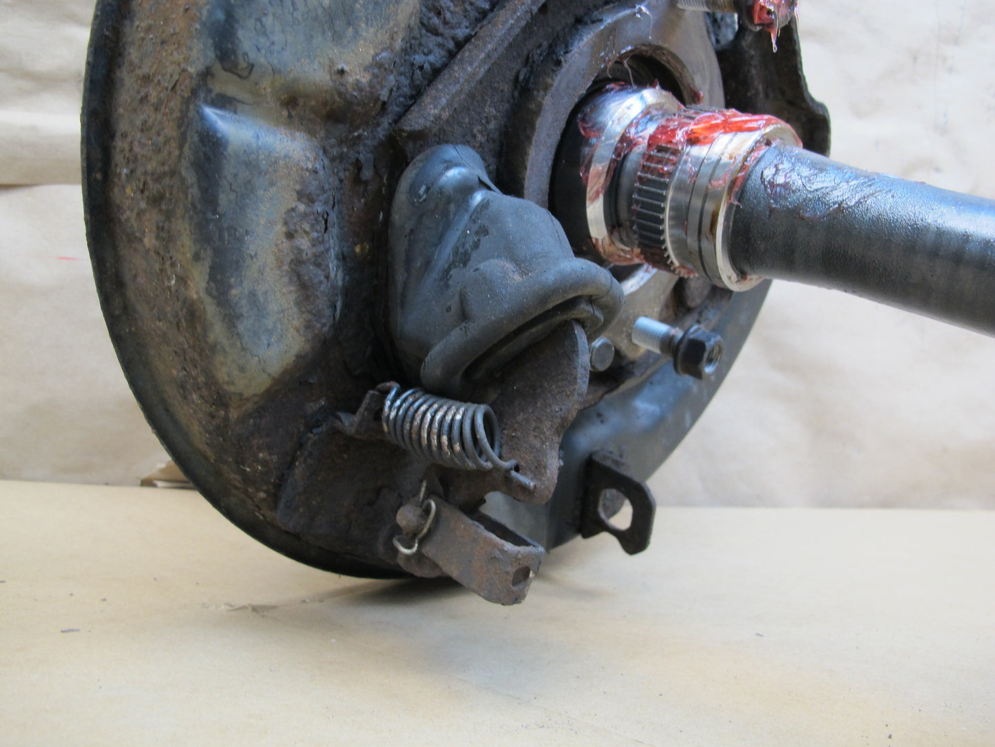 1998-2002 Lexus J100 LX470 Rear Right Passenger Side Spindle Knuckle Wheel Hub
