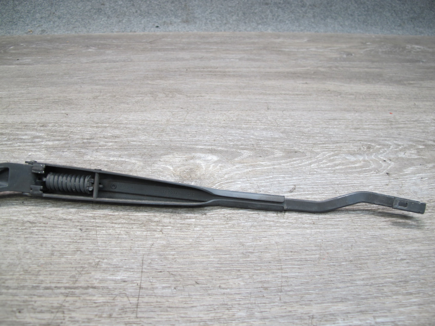 92-00 Lexus UZZ30L SC400 SC300 Set of 2 Front Windshield Wiper Arm OEM