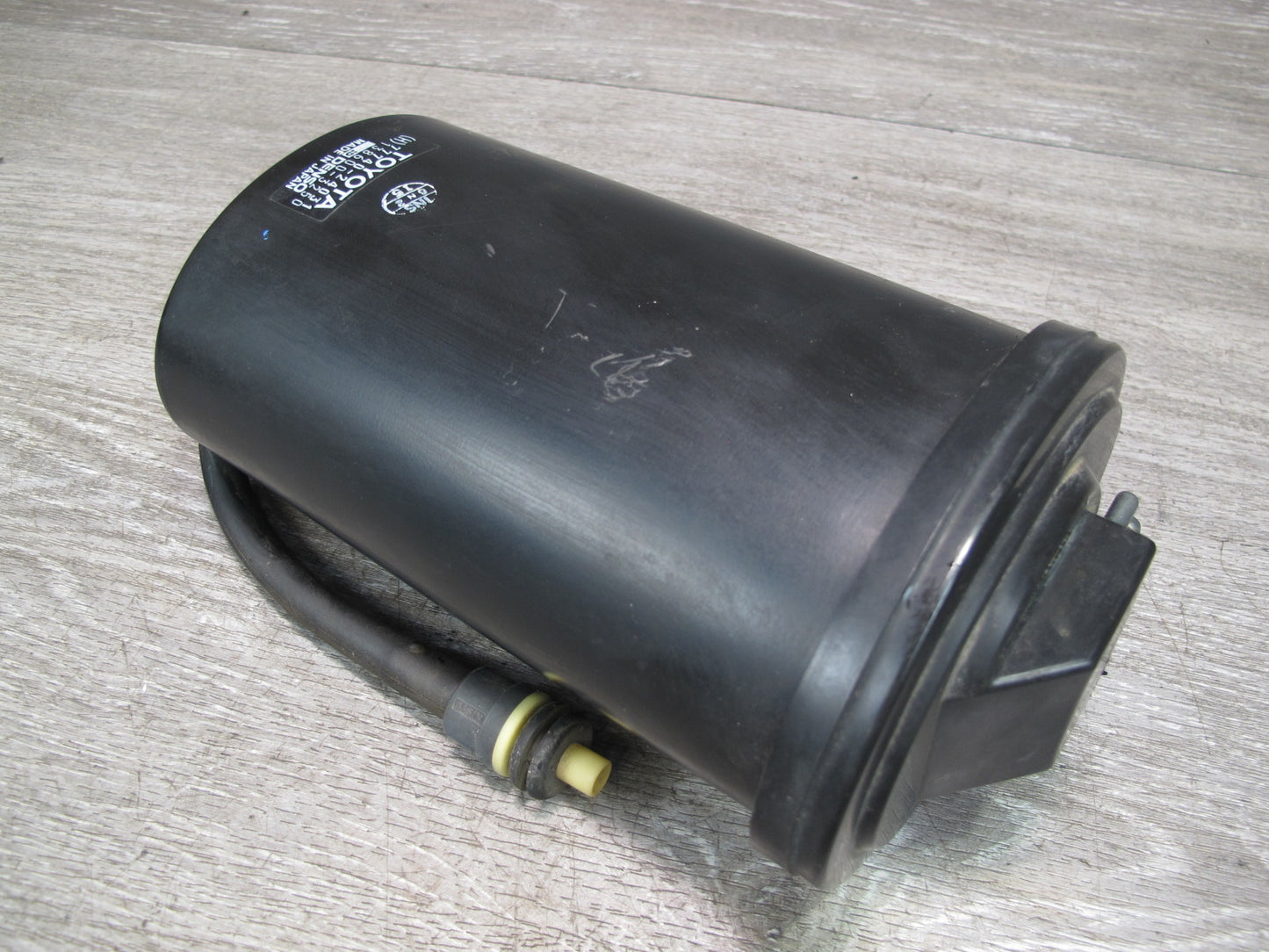 92-97 Lexus UZZ30L SC400 SC300 Fuel Evap Vapor Charcoal Canister OEM