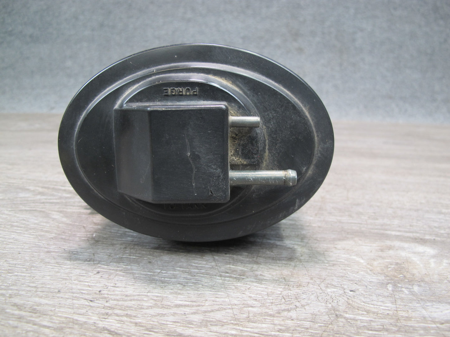 92-97 Lexus UZZ30L SC400 SC300 Fuel Evap Vapor Charcoal Canister OEM