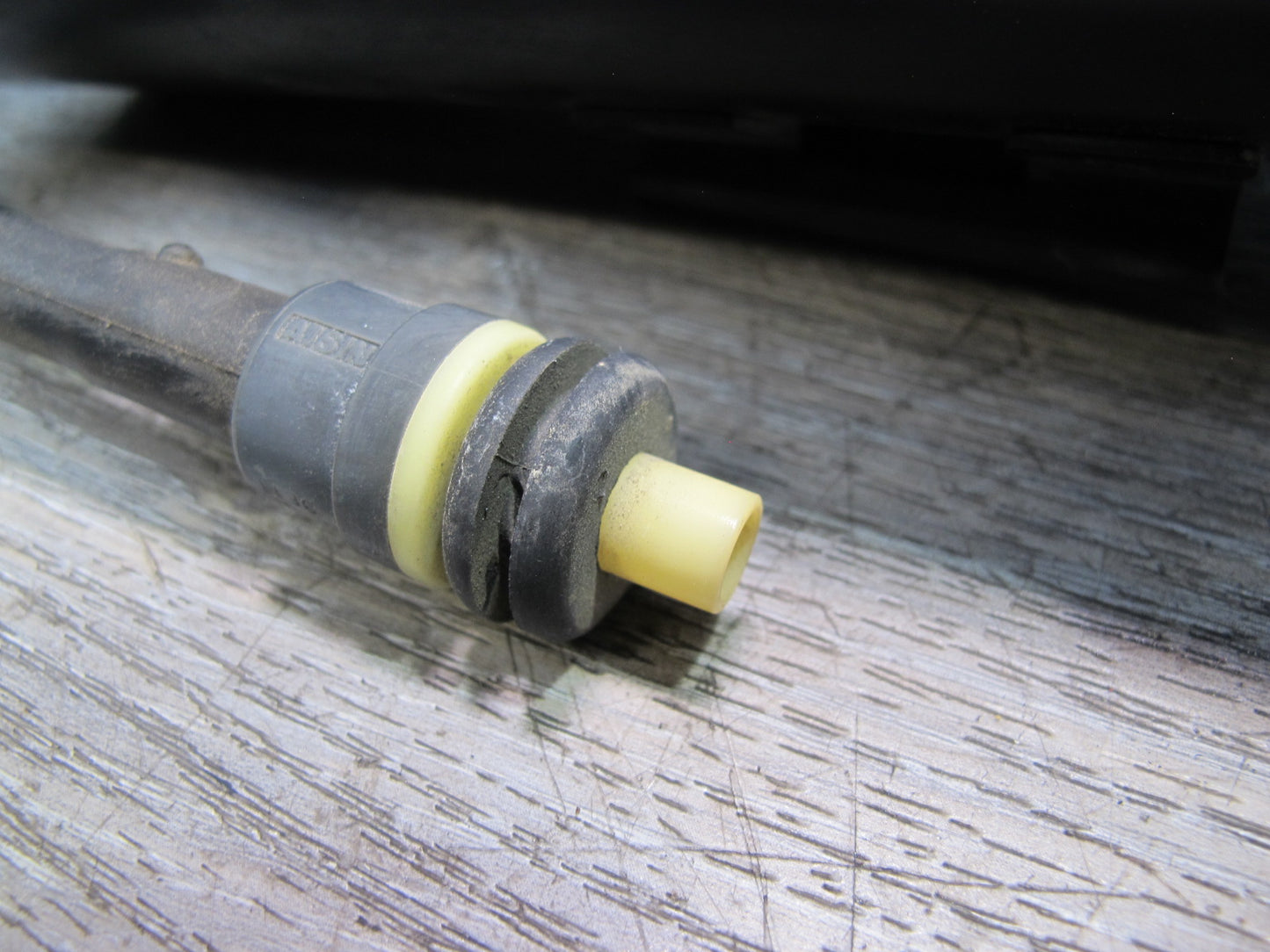 92-97 Lexus UZZ30L SC400 SC300 Fuel Evap Vapor Charcoal Canister OEM