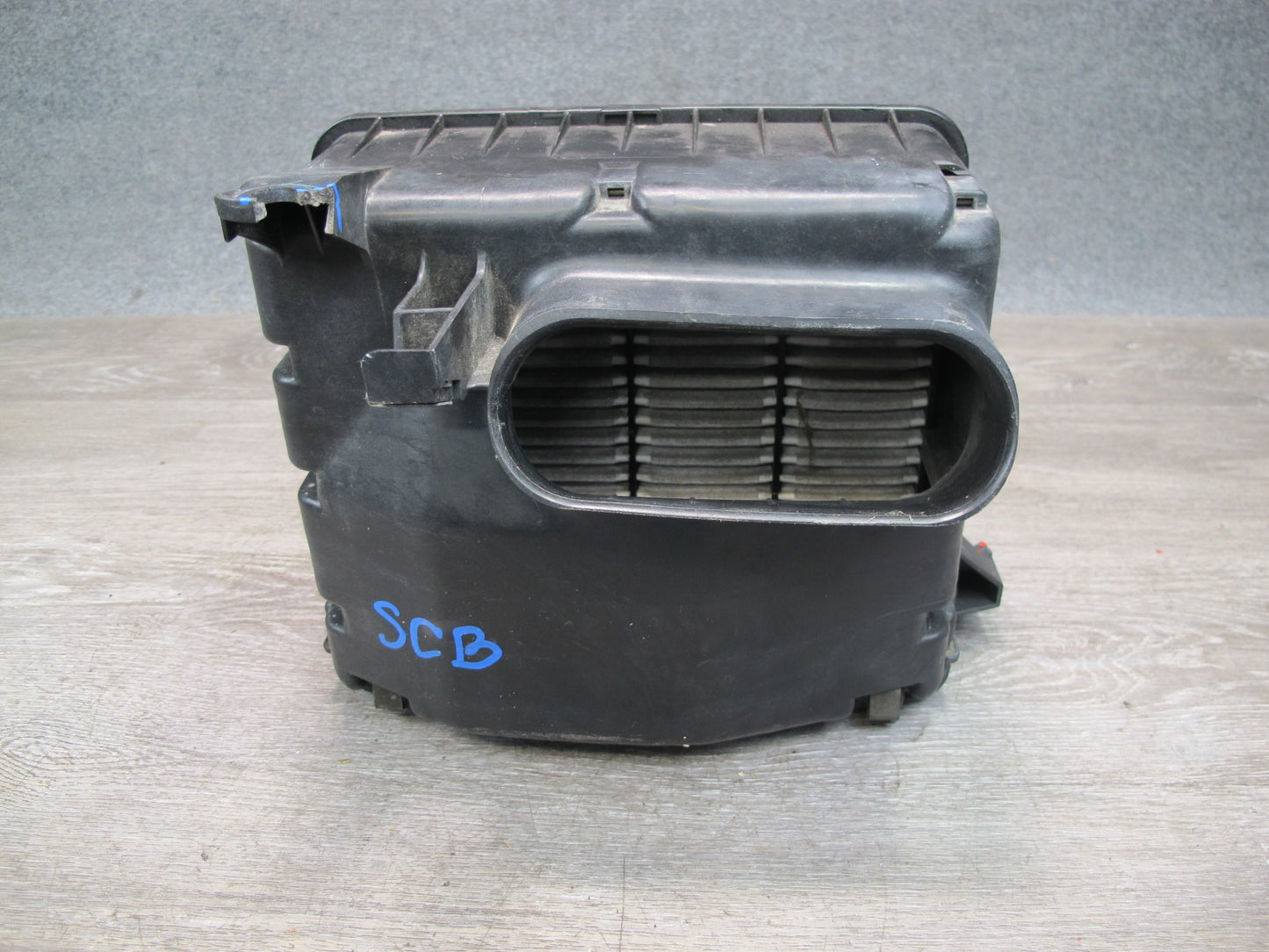 92-95 Lexus UZZ30L SC300 SC400 Air Intake Cleaner Filter Box 114000-6480 OEM