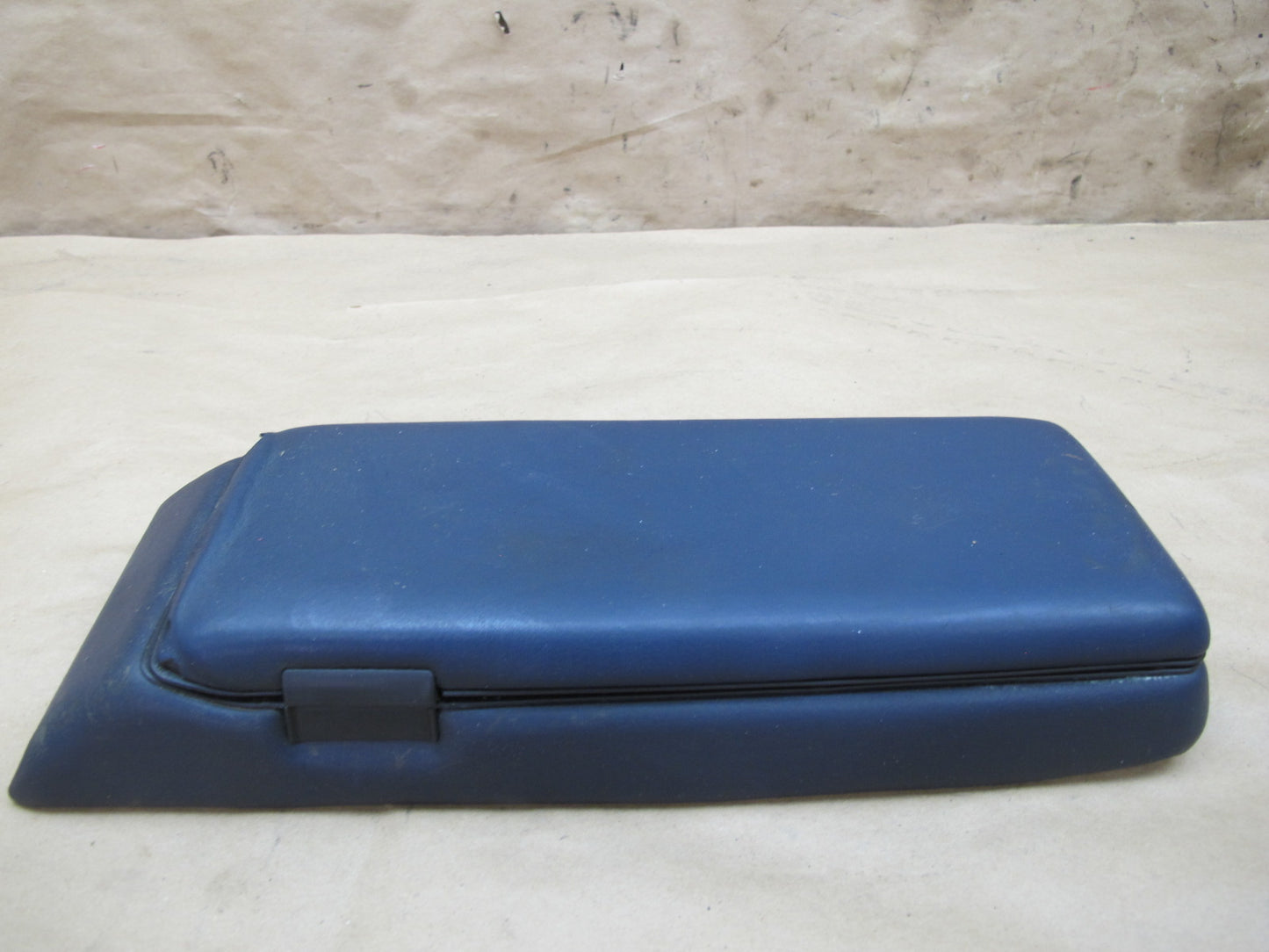 1983-1995 Porsche 928 S Front Center Console Arm Rest Storage Compartment Blue