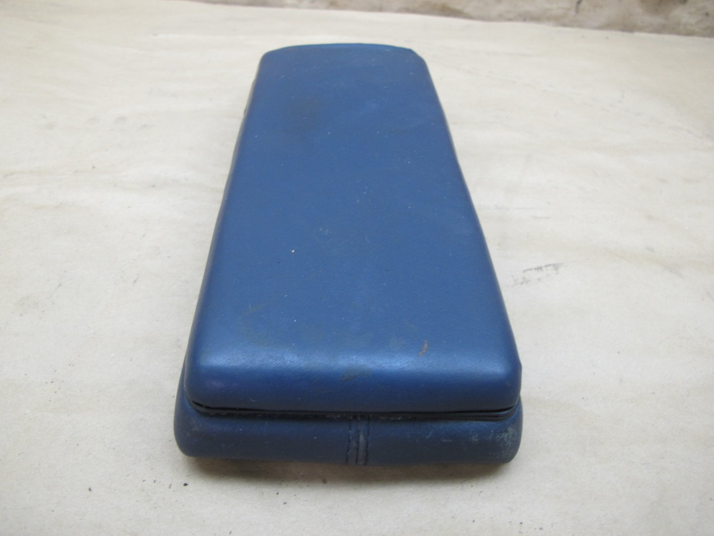 1983-1995 Porsche 928 S Front Center Console Arm Rest Storage Compartment Blue