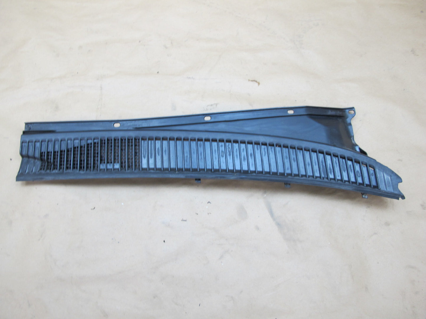 1998-2004 Lexus J100 LX470 Left & Right Side Cowl TOP Windshield Grille Seal Set