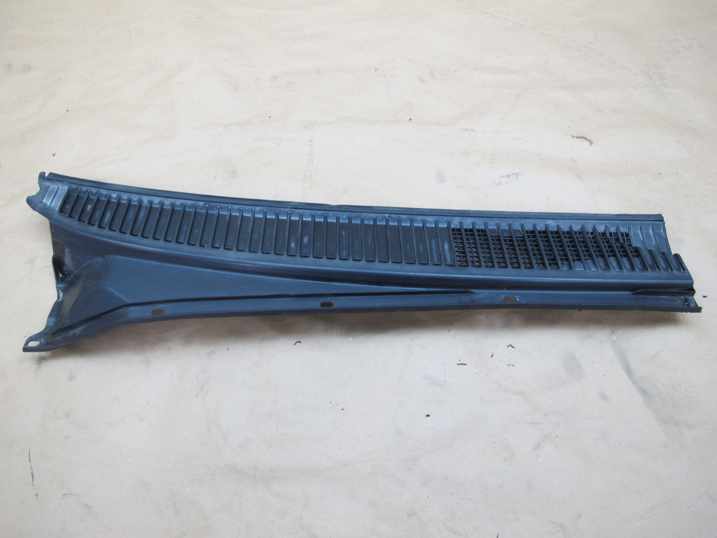 1998-2004 Lexus J100 LX470 Left & Right Side Cowl TOP Windshield Grille Seal Set