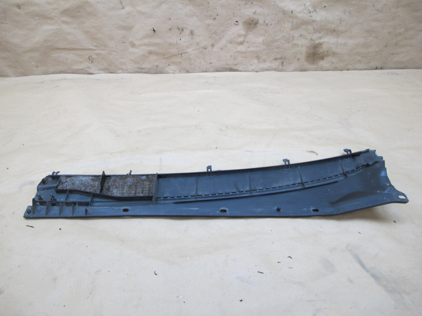 1998-2004 Lexus J100 LX470 Left & Right Side Cowl TOP Windshield Grille Seal Set
