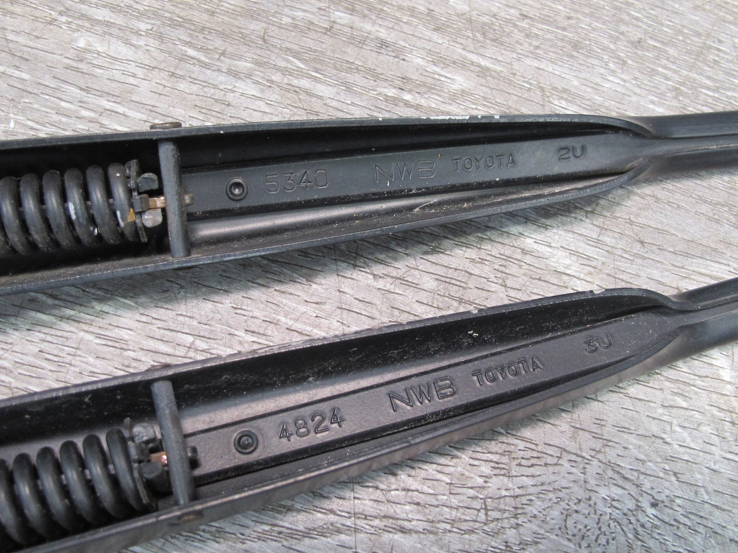 92-00 Lexus SC400 SC300 Set of 2 Front Left & Right Windshield Wiper Arm OEM