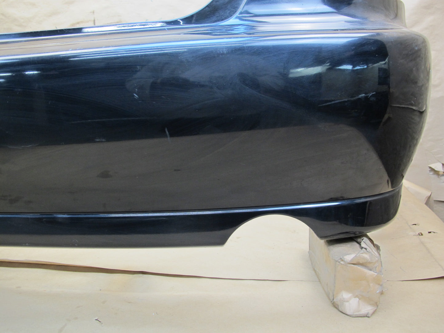 01-05 Lexus JCE10L IS300 Sedan Rear Bumper Cover w Marker Lights OEM