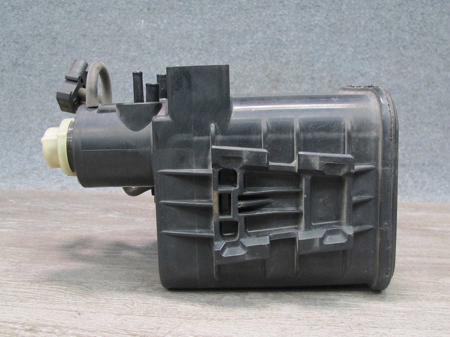 98-00 Lexus JZZ31L SC300 SC400 Fuel Evap Vapor Charcoal Canister OEM