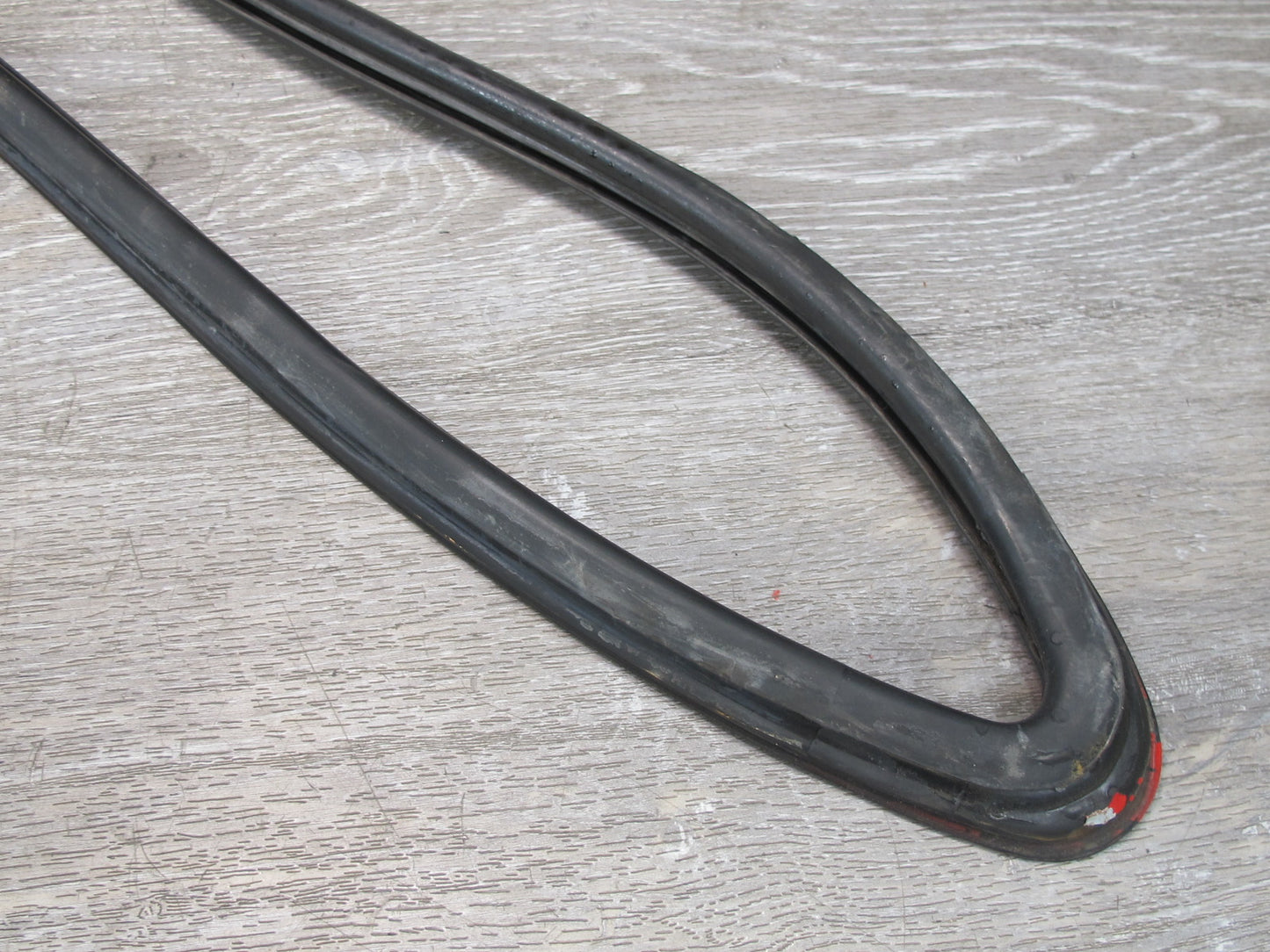 1983-1991 Porsche 928 S Rear Left Side Quarter Glass Weatherstrip Rubber Seal